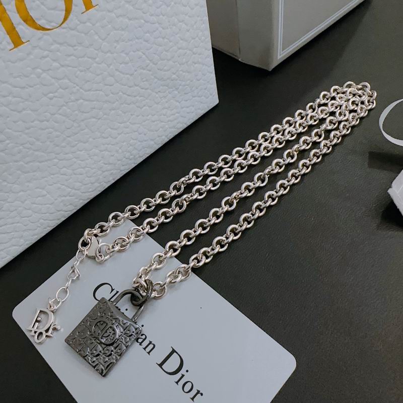 Dior Necklace 04lyr196 (6)